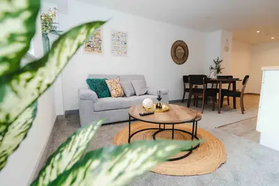 Image de Appartement-Moderne-Vue sur Rue-Salle de bain privée séparée