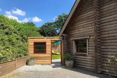 Image de Neizhig Koad Petit Nid en Bois