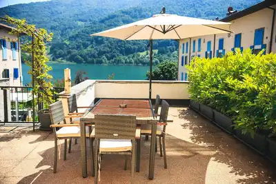 Image de [Lake view suite + parking] Home-TheSecretSuite