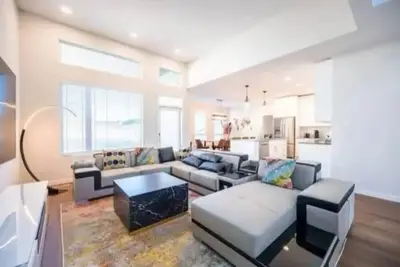 Image de This house is a 5 bedroom(s), 3 bathrooms, located in West Kelowna, Bc.