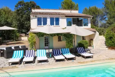 Image de Nouveau - belle villa provençale au calme avec vue imprenable sur les oliviers