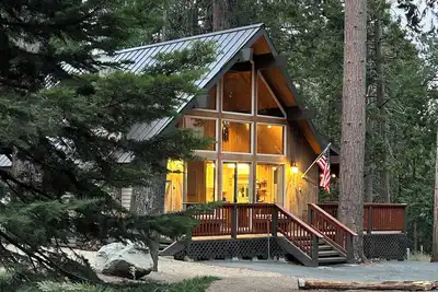 Image de Blue Jay Cabin - Location Goals + Tub Time