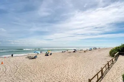 Image de Freshly Renovated Cozy Beach Condo w\/ Pool!
