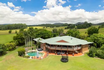 Image de The Old Sugar Mill, Sunshine Coast. Sleeps 25