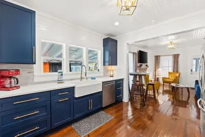 Image de Kathryn's Cottage - Historical & cozy, Close to downtown, Wifi, Pet Friendly, Sl