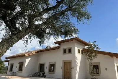 Image de Casa con Encanto Ăšnica Rodeada de Pueblos Medievales en la Frontera con Portugal