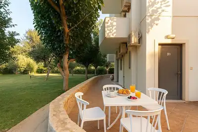 Image de Mear Family Escape - Cretan Garden Getaway