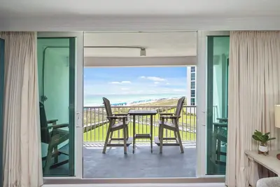 Image de Family-Friendly Beachfront Condo - Fun for Everyone