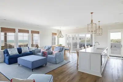 Image de Roosevelt Retreat, Almost Oceanfront House, Located in Pine Knoll Shores, Nc!