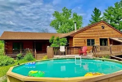 Image de Village Creek Lodge w\/ Hot Tub, Pool, & Fishing Pond