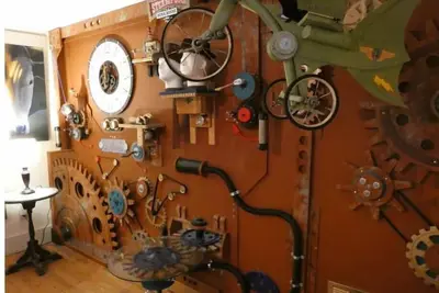Image de SteamPunk Bunk House and Intergalactic Way Station
