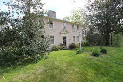 Image de 2828 Main Street - Antique Charm: 5br Historic Home, Modern Amenities