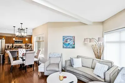 Image de Top Floor Lakeview Condo at Copper Sky #509