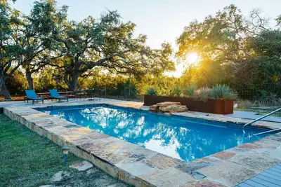 Image de New Pool, Hot Tub, Ping Pong, Fire Pit, Views on Stunning 5-acre Retreat!