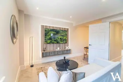 10 Park Square East - Suite 6