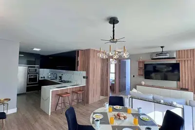 Image de Kyo Aluna 2002 Luxurious Apartment