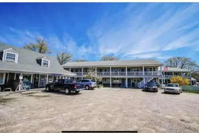 Image de The Island Manor Resort in Old Harbor, Block Island.