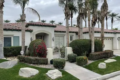Image de Private home with pool and Spa, 5 minutes from Tennis Garden!