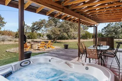 Image de Casita Refugio- Hot Tub, Fire Pit, Views, King Bed. . . near wineries and breweries