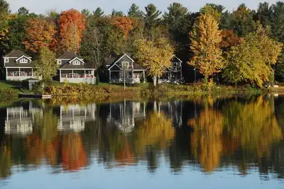 Image de Cozy Lakeside Cottage in Muskoka