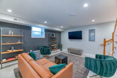 Ash Abode - Free Secured Parking