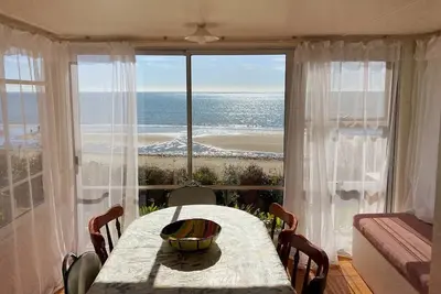 Image de By the Sea Shaw - Hosted by Lorna, Katja & Michael