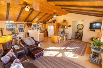 Image de Maison-Salle de bain privée-Hideout at Hills Haven