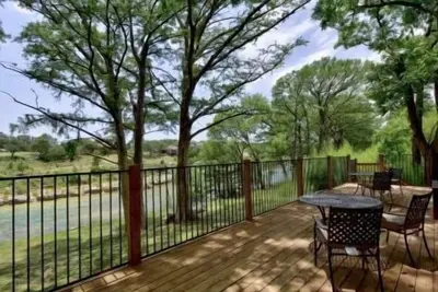 Image de River's Edge-Cabine-Salle de bain privée-Classique-Vue sur la rivière