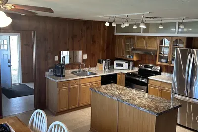 Image de Cabin Springs. Escape to the quiet country. Fish, hike, kayak, see the stars.