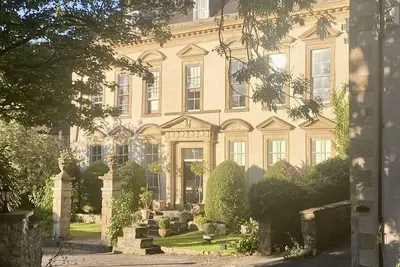 Image de Spacious Georgian manor house in quaint village