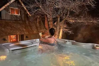 Image de Magical Big Bear Treehouse New Hot Tub & PoolTable