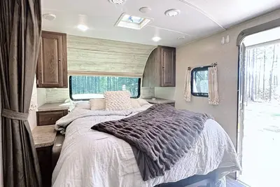 Image de Joy ~ The Happy Little Camper