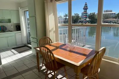 Image de 7 · Parker Manor Water View 2 Br Apt
