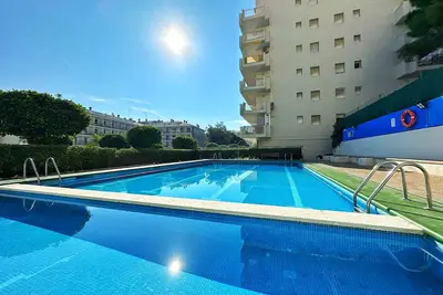 Image de Appartement Moderne à Salou: Plage, Terrasse Spacieuse, Clim, Wifi, Garage Inclus