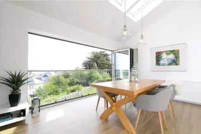 Image de Gorgeous brand new home w/Coastal views & backyard