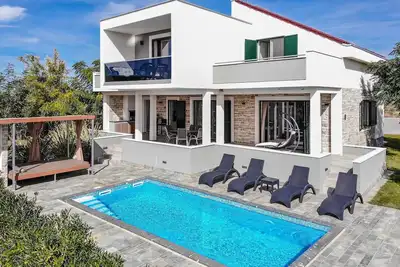 Image de Belle maison Ă Skuncini stani