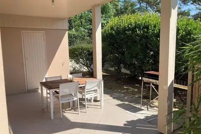 Image de Appartement avec terrasse et jardin privés - Réf 2133