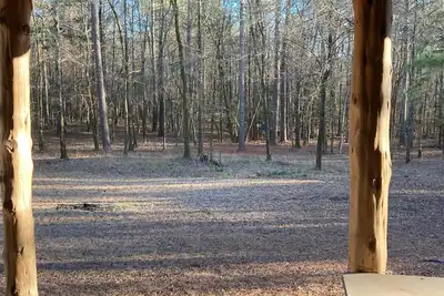 Image de Rustic Cabin on 60 acres of wooded land.