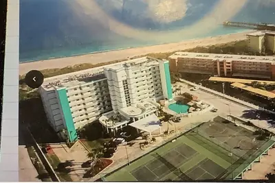 Image de Cocoa Beach, Disney. Price Drop! 2 Br. Penthouse w/2 balconies over looking ocean.