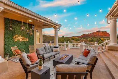 Image de New*3 Miles from Bell Rock|Rock Views|Hot Tub|Fire Pit|Pool Table|Arcade|Bar