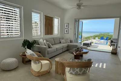 Image de Serene Villa on the Beach with Pool & Ocean views