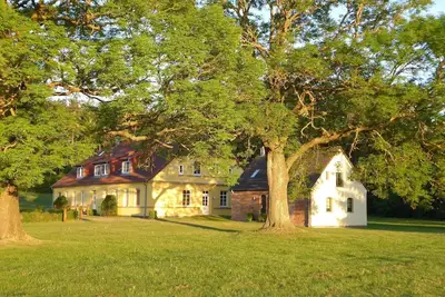 Image de Gut Rattelvitz Galerie F, hochwertig, Sauna, Kamin, eTankstelle, Spielscheune, 15. 000qm Park Land