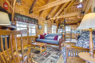 Image de Quaint Dahlonega Cabin w/ Cavenders Creek Access!