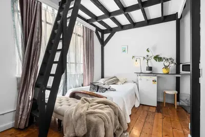 Image de Carlton- loft studios. Guests house. #TaylorSwiftEras #Melbourne