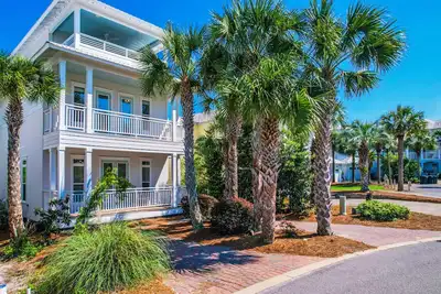 Image de Seacrest Beach Stunner! 5br/4ba Home, just steps from the neighborhood pool!