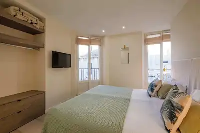 Image de 2 bedroom apartment Scandinavian Urban 3