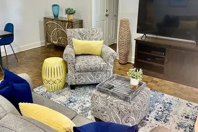 Image de 7i 2br 1ba In the Heart of Downtown Atlanta!