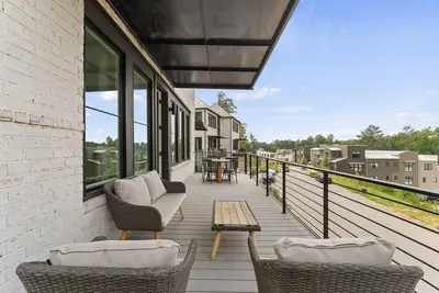Image de Hillside Haven - Beautiful 2 Bedroom\/2Full Bath Townhome