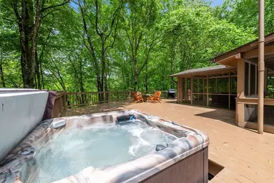 Image de 2 cabins-Bring pets- Hot Tub-onFightingtown Creek