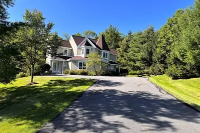 Image de Renovated townhome, Hot tub, Free Shuttle.